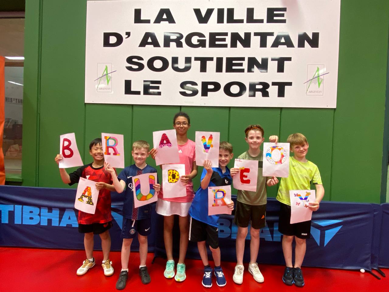 Hommage des jeunes du BATT aux champions handisport